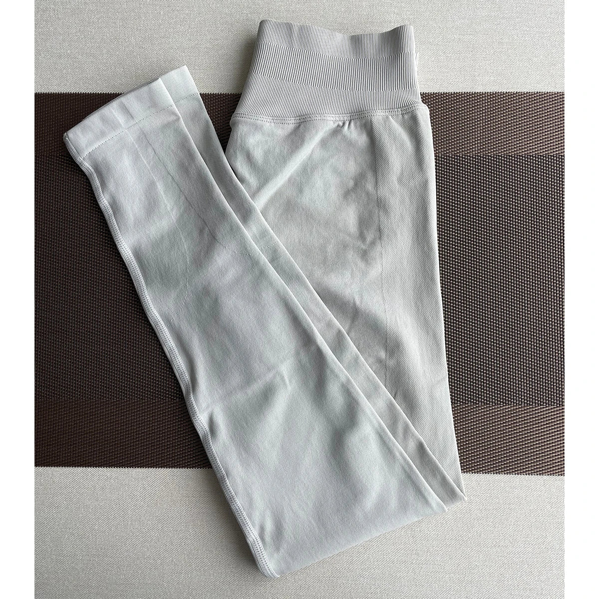 Low Rise Yoga Leggings for Easy Movement