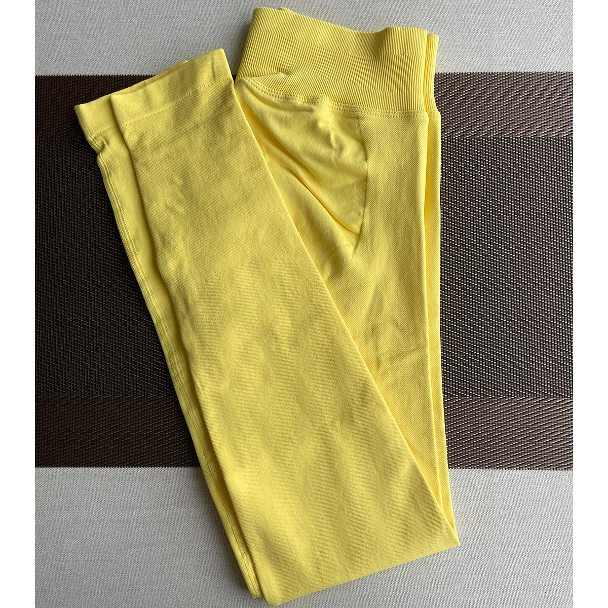 Low Rise Yoga Leggings for Easy Movement